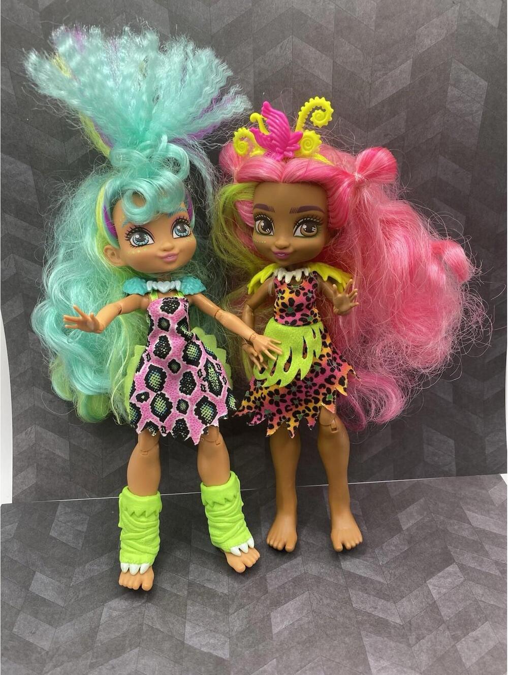 2 Mattel  8inch Cave Club Dolls /Rochelle And Fernessa B18